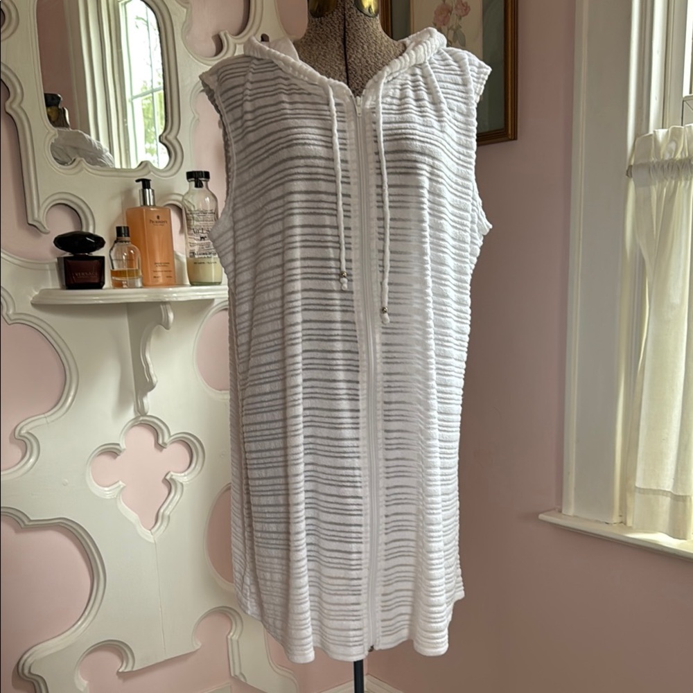 White J. Valdi Sleeveless Hoodie Swim Cover-up XL